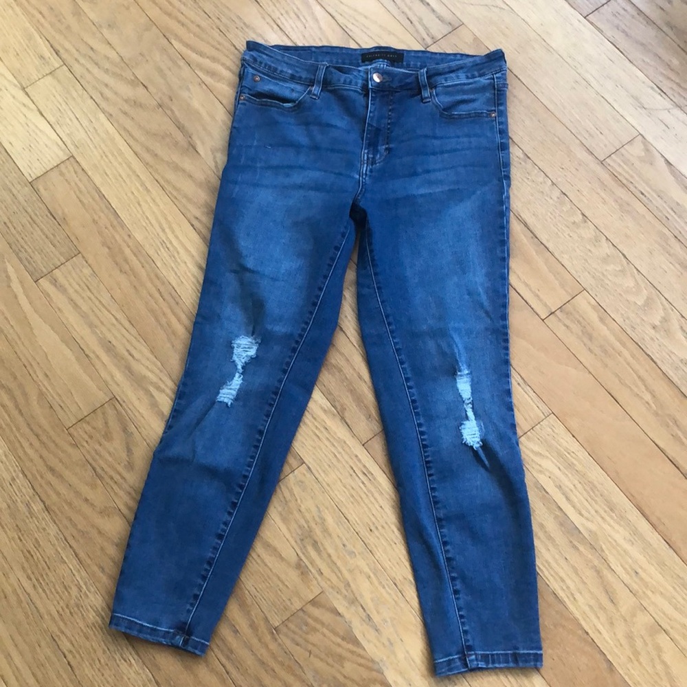 Celebrity Gold Skinny Stretch w/ Distressing - Excellent!